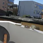 Comfy Apartment- Sunny Balcony Apartment