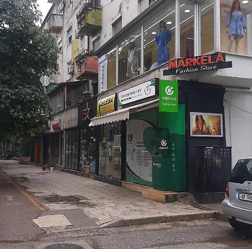 Comfy Apartment- Sunny Balcony * 地拉那