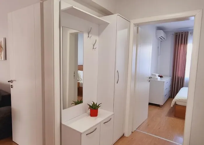 公寓 Comfy Apartment- Sunny Balcony