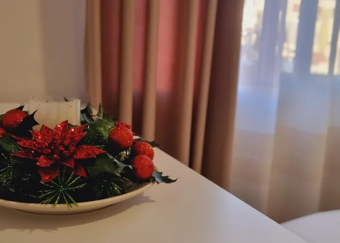 Comfy Apartment- Sunny Balcony *